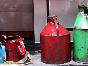 How to Choose Lubricants for Plastics