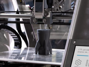 3D Printing With a Bowden Tube – Is It Really the Inferior Option?
