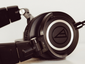 Audio Technica M40x vs M50x: The Midrange Headphone King