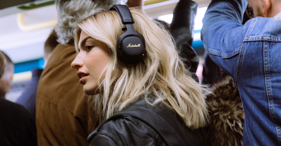 Headphones Comparison: Beats Solo Pro vs. Marshall Mid ANC
