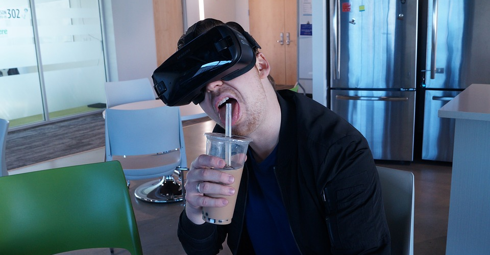27 Eye-Opening Virtual Reality Statistics