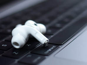 Headphones Comparison: Sony WF-1000XM3 vs. Apple AirPods Pro