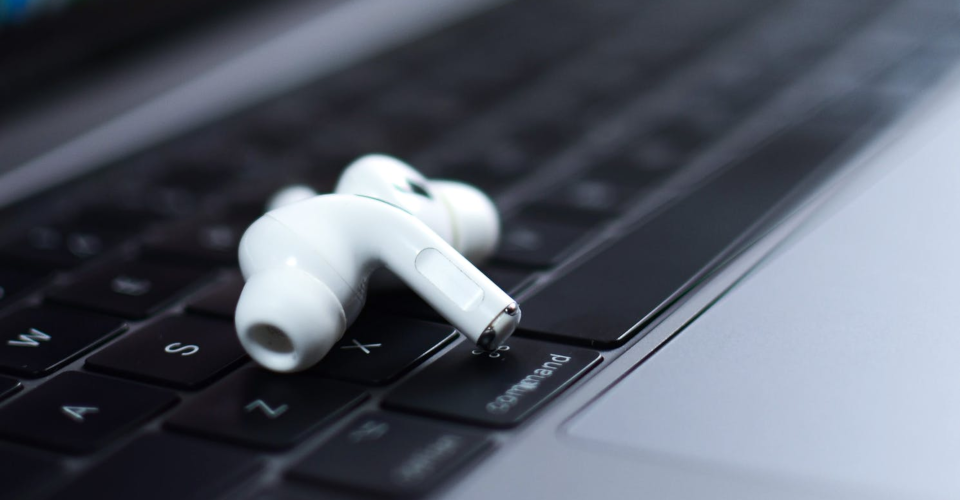 Headphones Comparison: Sony WF-1000XM3 vs. Apple AirPods Pro