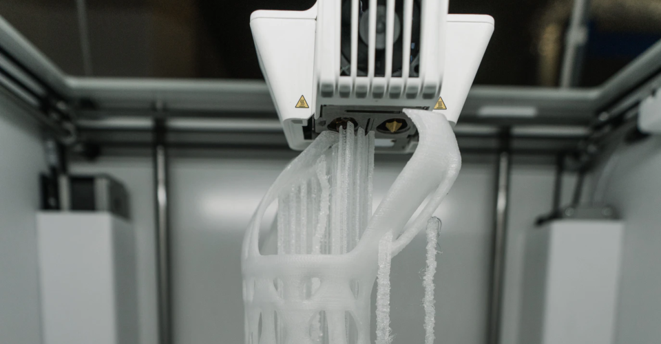 Stringing in 3D Printing – Everything You Need to Know