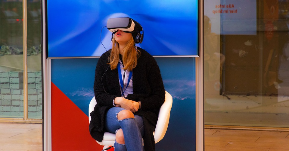 10 Best and Essential Gear VR Accessories