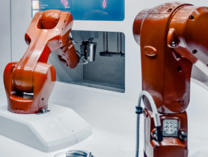 What is Industry 4.0 and How Does It Change Manufacturing?