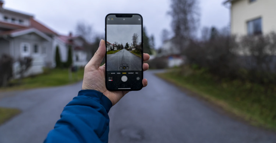 What Is the iPhone 12 Pro LiDAR Scanner and What Can You Do with It?